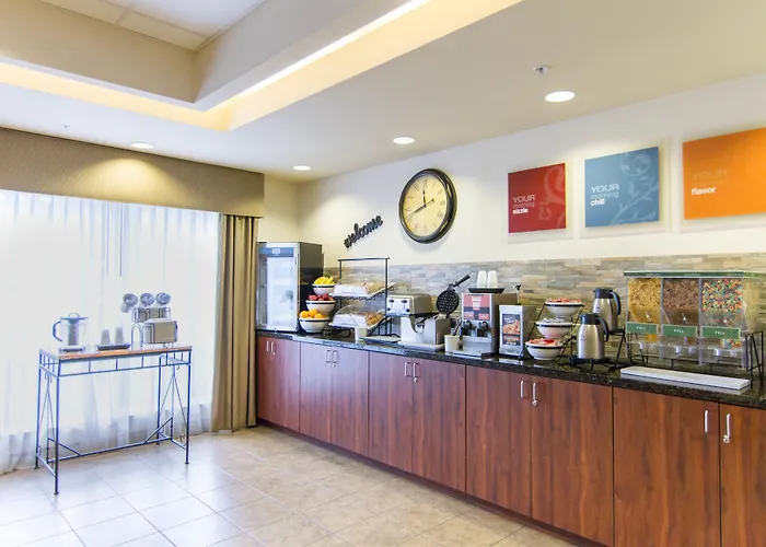 Comfort Inn & Suites Fort Myers Airport